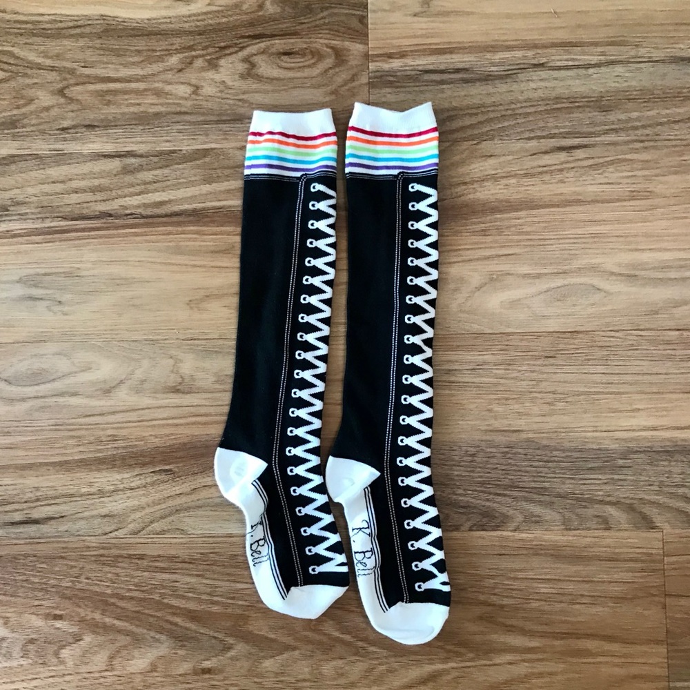 GIFTED! Free with purchase High-Top Sneaker Socks - Picture 3 of 3